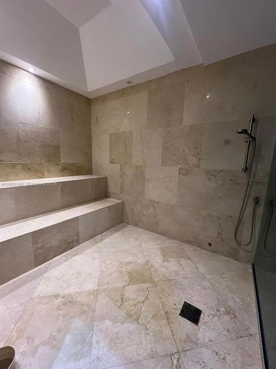 For Rent: $8,450 (3 beds, 3 baths, 1895 Square Feet)