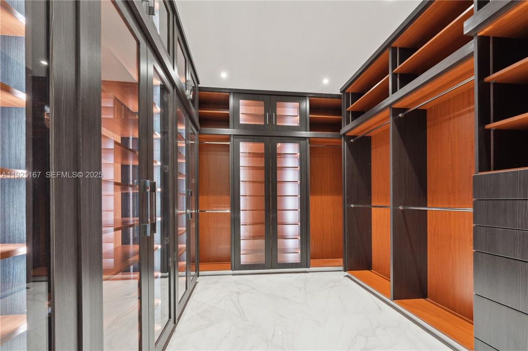 En Venta: $8,999,900 (8 camas, 10 baños, 10150 Pies cuadrados)