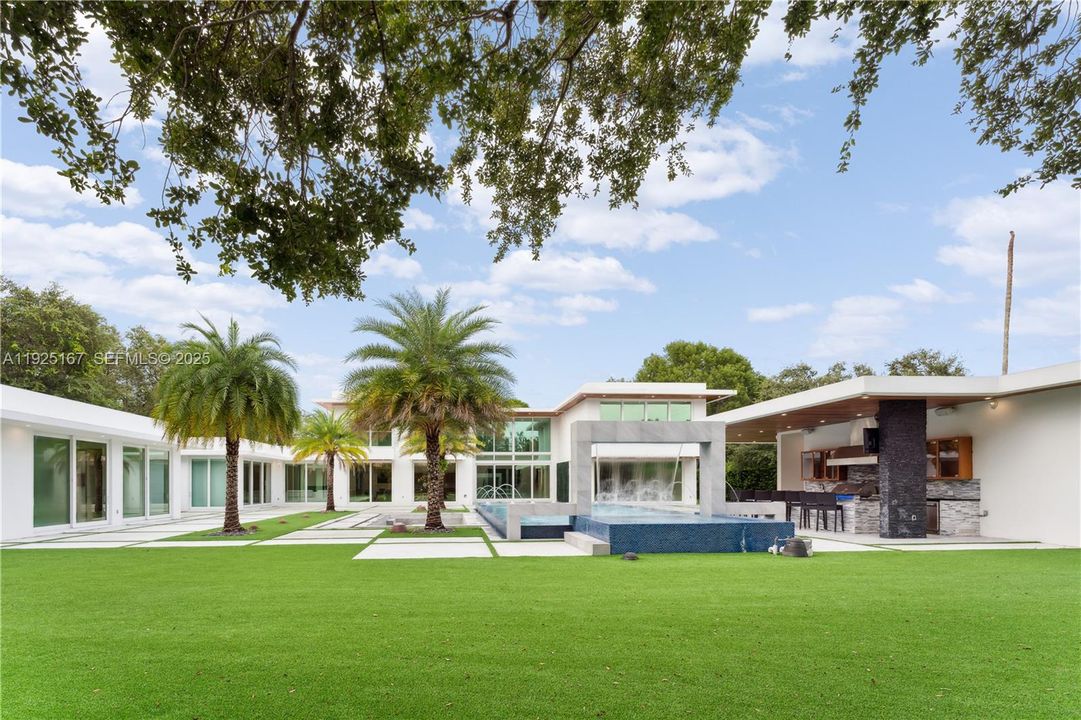 En Venta: $8,999,900 (8 camas, 10 baños, 10150 Pies cuadrados)