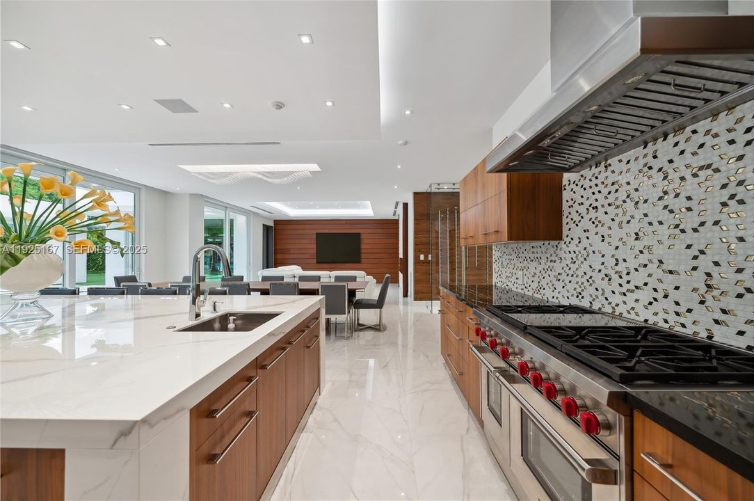 En Venta: $8,999,900 (8 camas, 10 baños, 10150 Pies cuadrados)