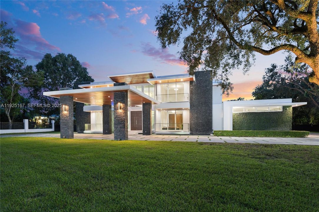 En Venta: $8,999,900 (8 camas, 10 baños, 10150 Pies cuadrados)