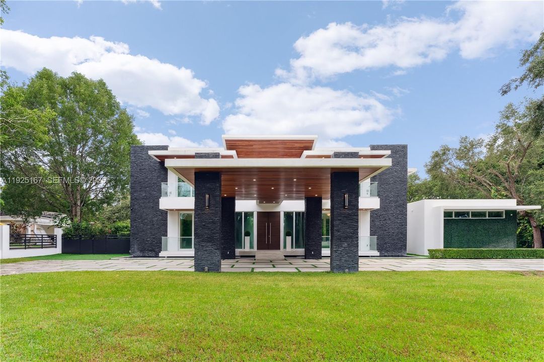 En Venta: $8,999,900 (8 camas, 10 baños, 10150 Pies cuadrados)