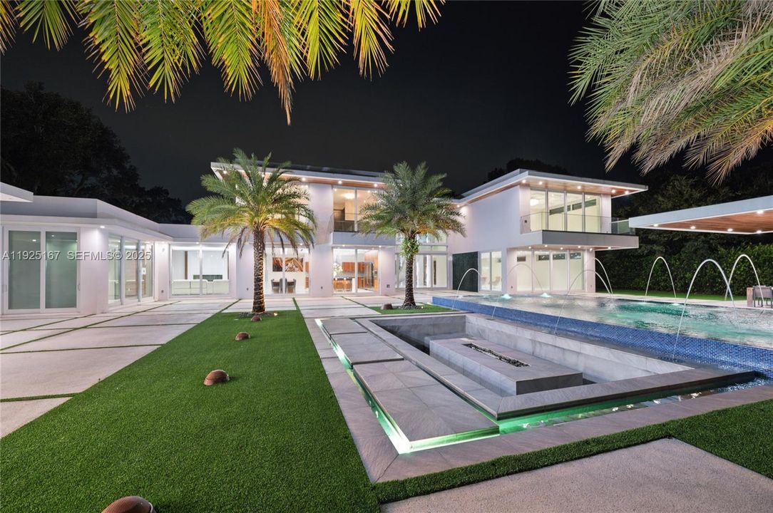 En Venta: $8,999,900 (8 camas, 10 baños, 10150 Pies cuadrados)