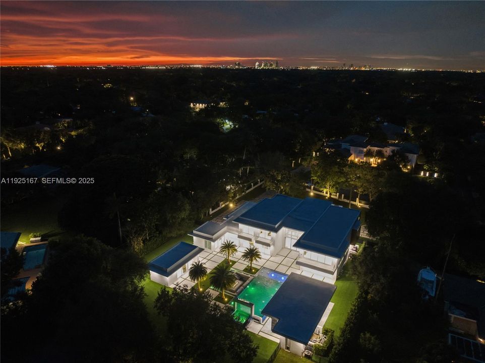 En Venta: $8,999,900 (8 camas, 10 baños, 10150 Pies cuadrados)