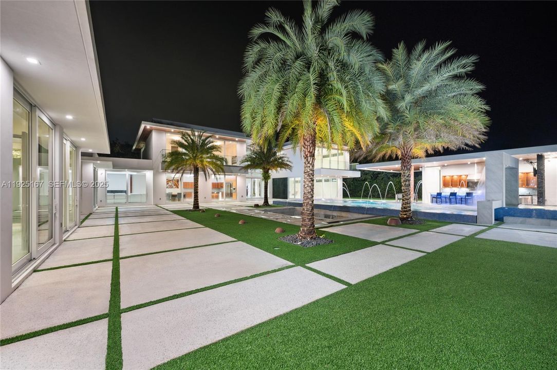 En Venta: $8,999,900 (8 camas, 10 baños, 10150 Pies cuadrados)