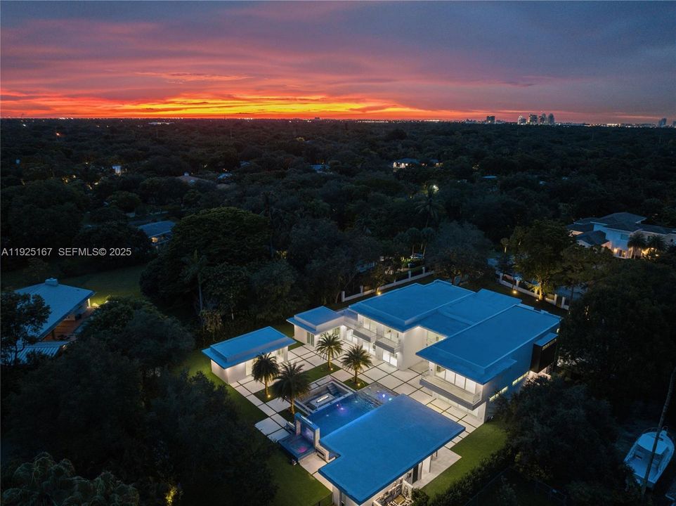 En Venta: $8,999,900 (8 camas, 10 baños, 10150 Pies cuadrados)