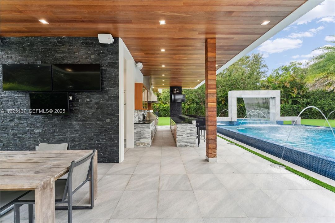 En Venta: $8,999,900 (8 camas, 10 baños, 10150 Pies cuadrados)