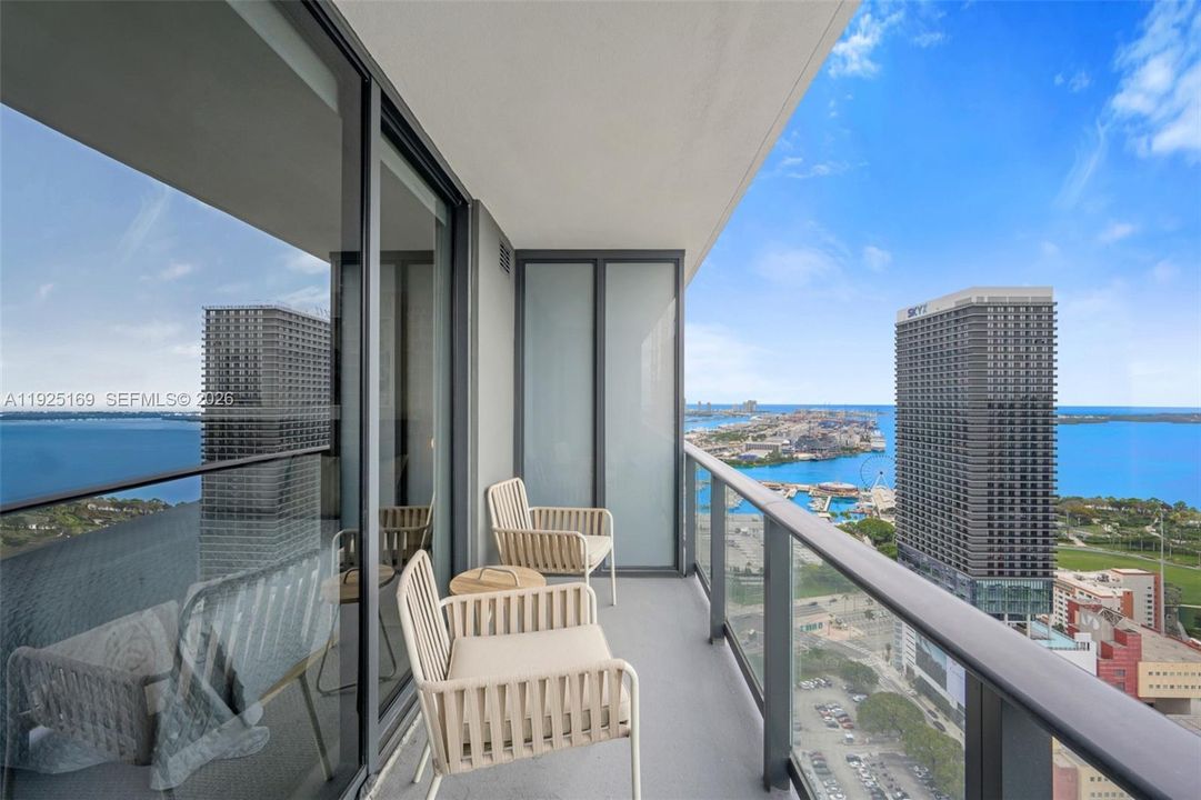 For Sale: $398,000 (0 beds, 1 baths, 367 Square Feet)