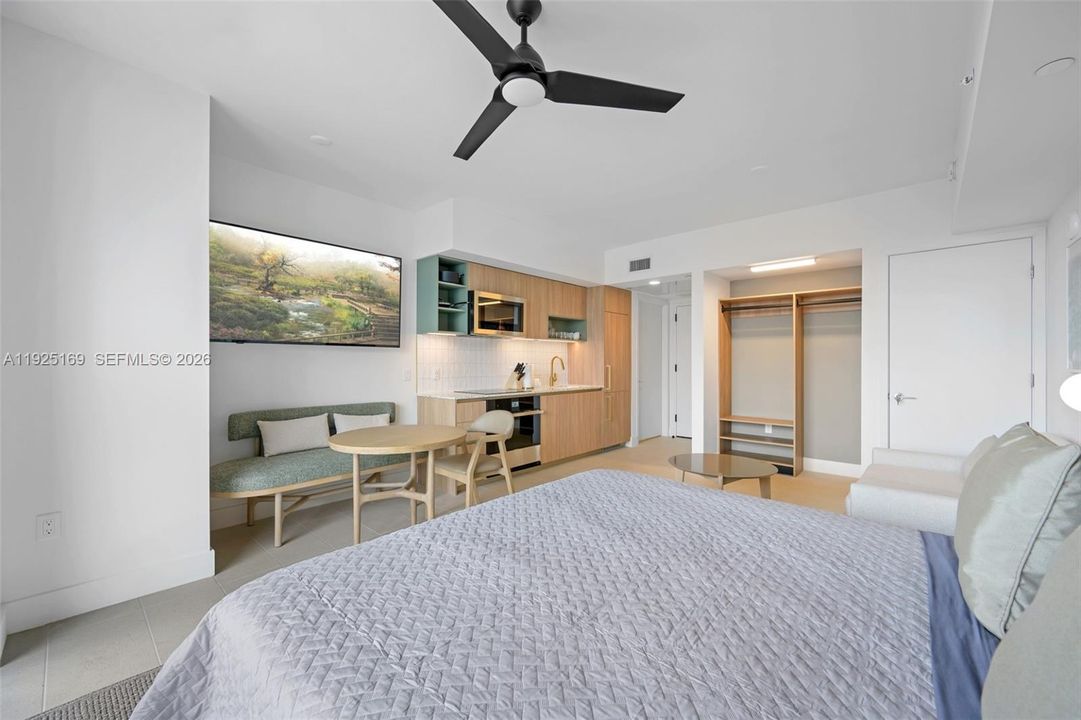For Sale: $398,000 (0 beds, 1 baths, 367 Square Feet)