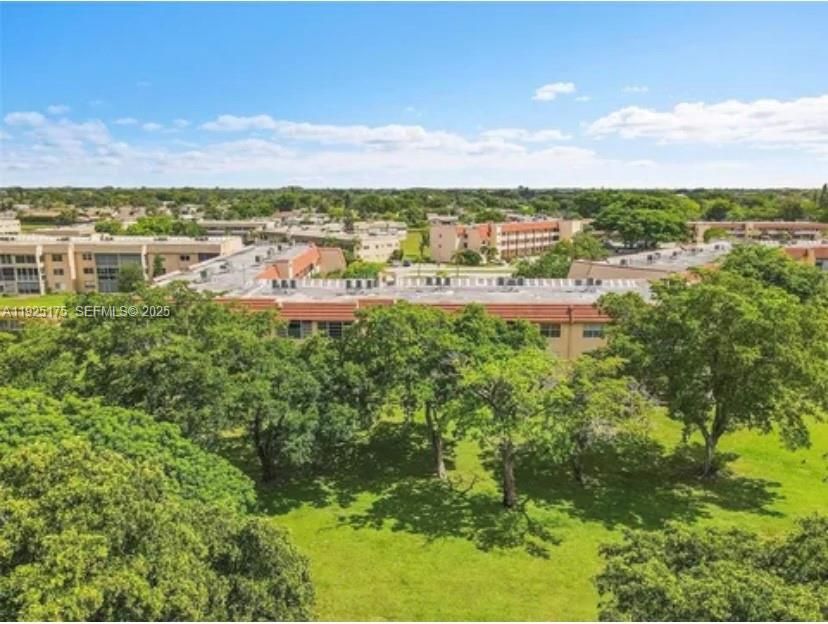 For Sale: $119,000 (2 beds, 2 baths, 850 Square Feet)