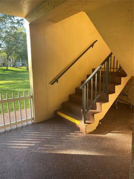 For Sale: $119,000 (2 beds, 2 baths, 850 Square Feet)