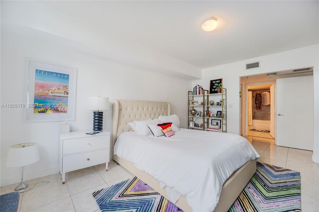 В аренду: $2,900 (1 спален, 1 ванн, 775 Квадратных фут)