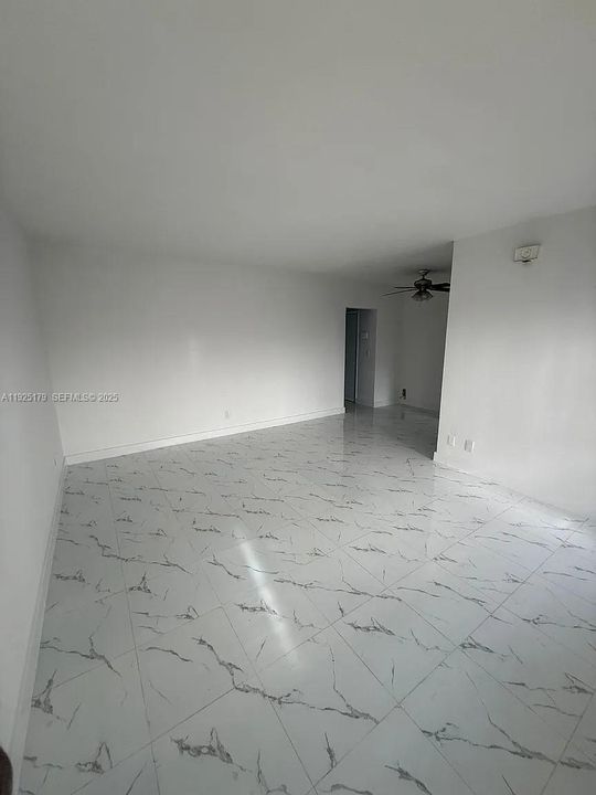 For Rent: $1,750 (1 beds, 1 baths, 750 Square Feet)