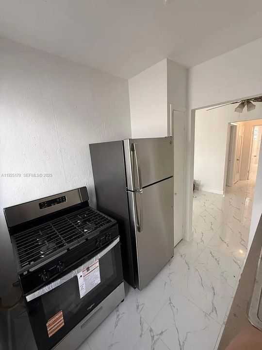 For Rent: $1,750 (1 beds, 1 baths, 750 Square Feet)