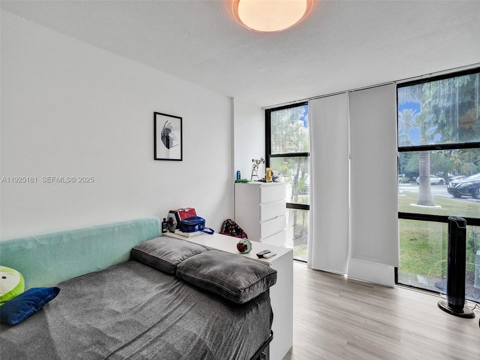 For Sale: $359,900 (3 beds, 2 baths, 1430 Square Feet)