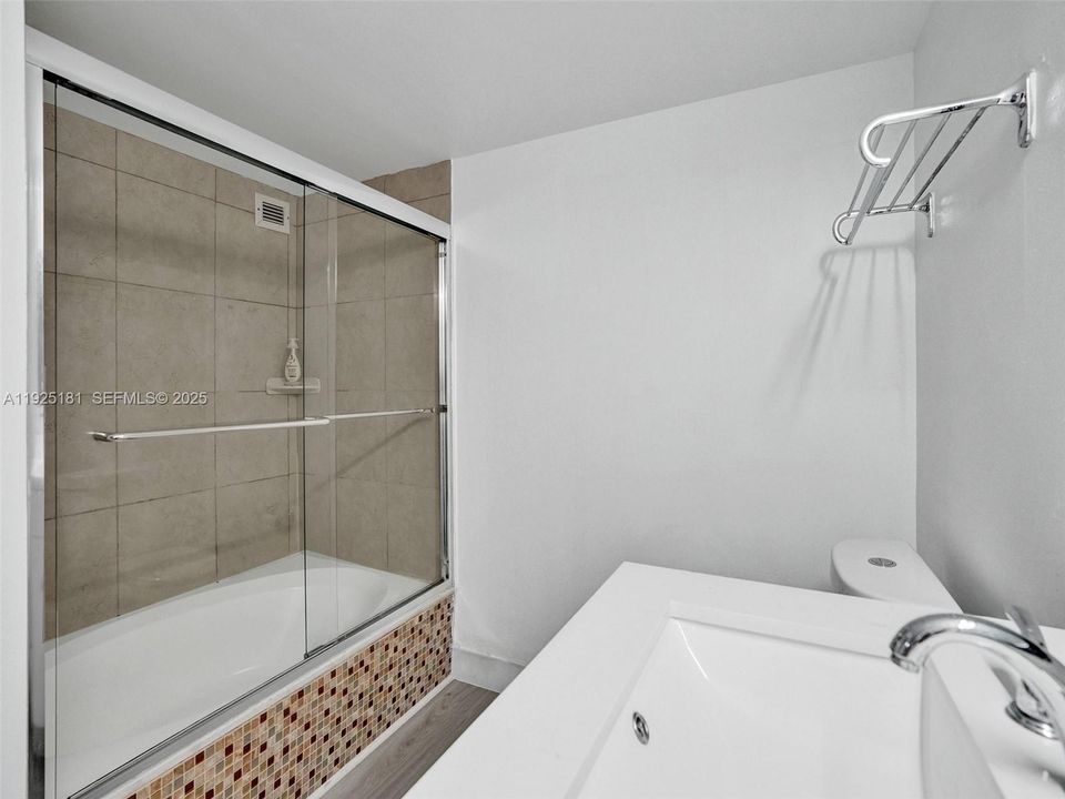 For Sale: $359,900 (3 beds, 2 baths, 1430 Square Feet)