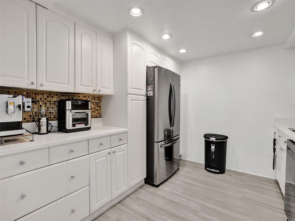 For Sale: $359,900 (3 beds, 2 baths, 1430 Square Feet)