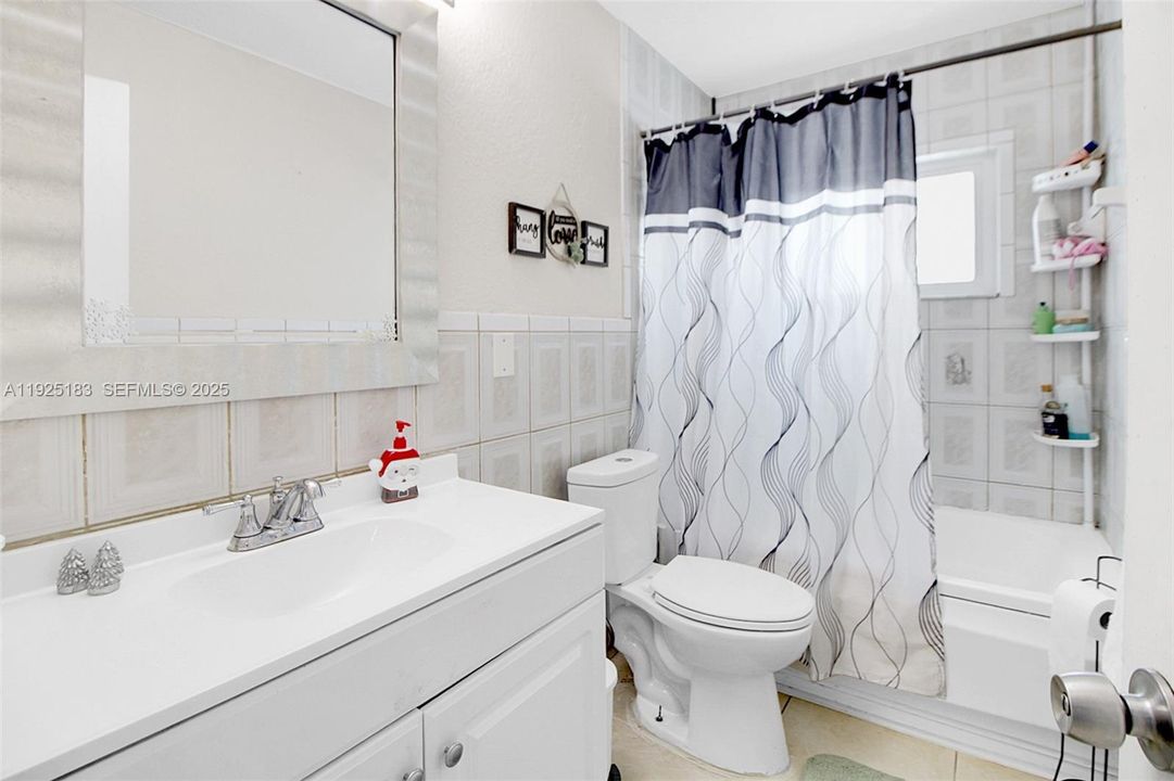 For Sale: $505,000 (4 beds, 2 baths, 1090 Square Feet)