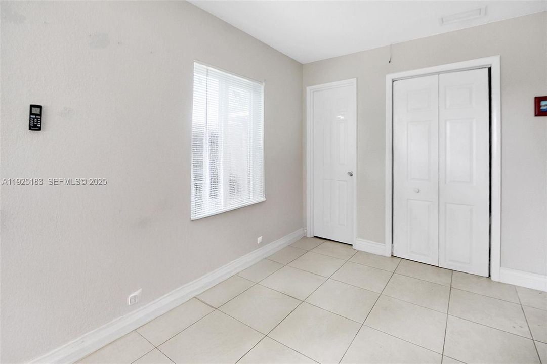 For Sale: $505,000 (4 beds, 2 baths, 1090 Square Feet)