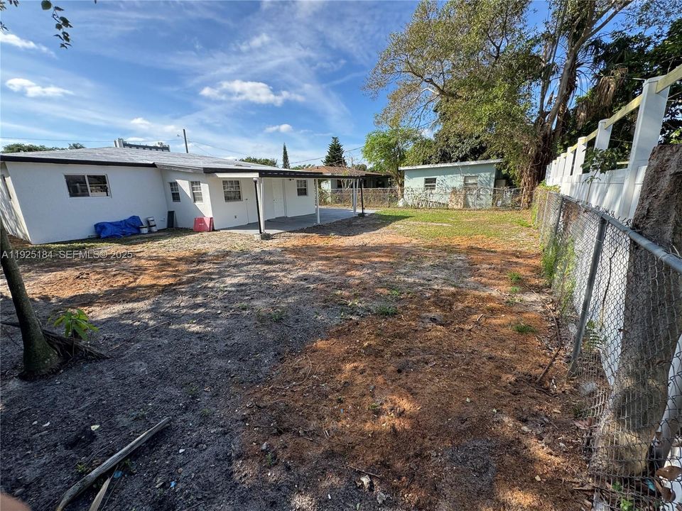 For Rent: $4,300 (3 beds, 2 baths, 1519 Square Feet)