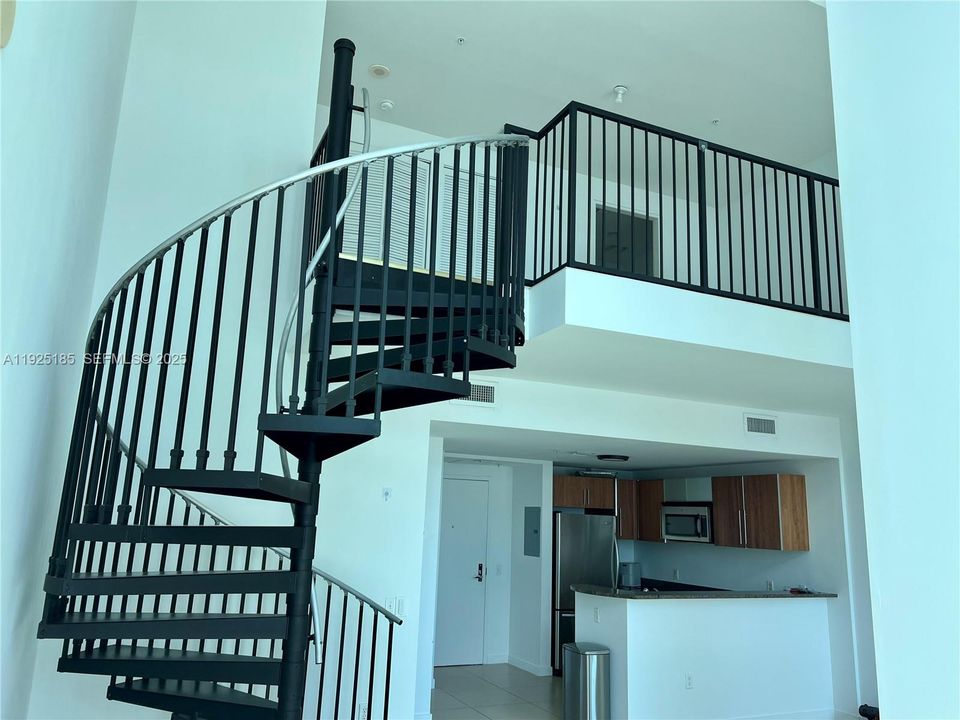 For Rent: $3,400 (1 beds, 1 baths, 786 Square Feet)