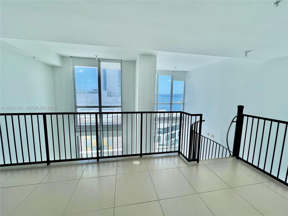 For Rent: $3,400 (1 beds, 1 baths, 786 Square Feet)