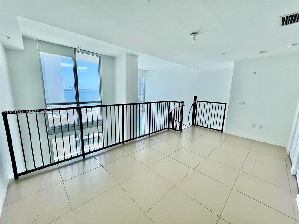 For Rent: $3,400 (1 beds, 1 baths, 786 Square Feet)