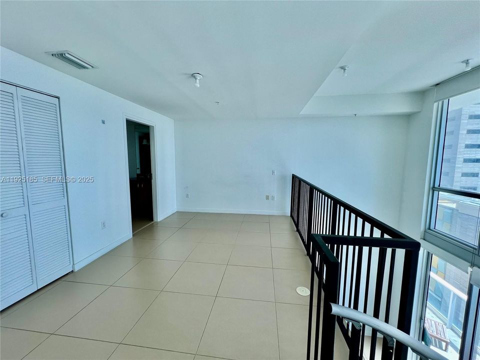 For Rent: $3,400 (1 beds, 1 baths, 786 Square Feet)