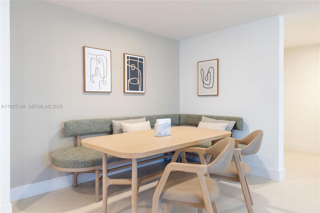 For Sale: $895,000 (2 beds, 2 baths, 1044 Square Feet)