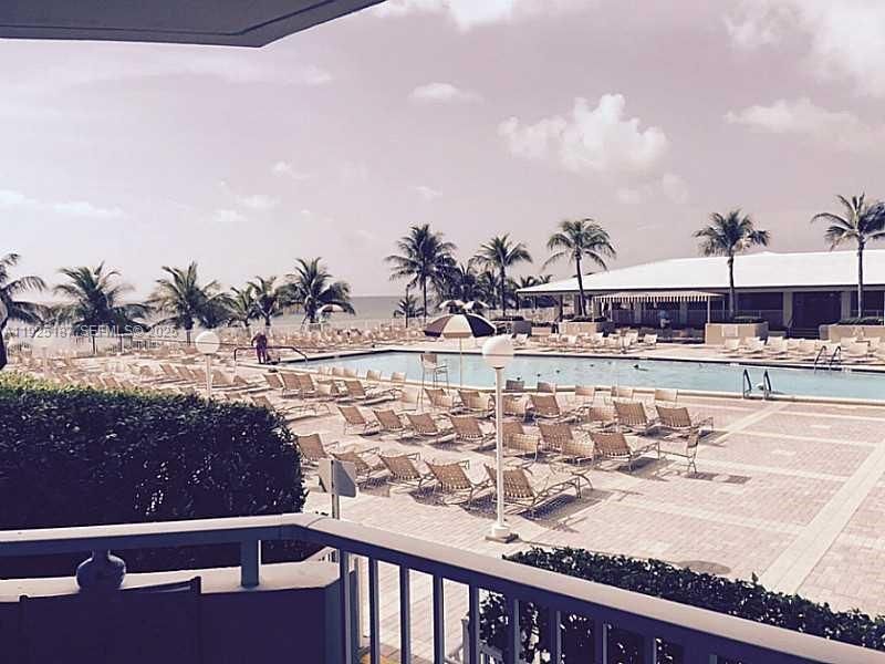 For Rent: $3,000 (2 beds, 1 baths, 870 Square Feet)