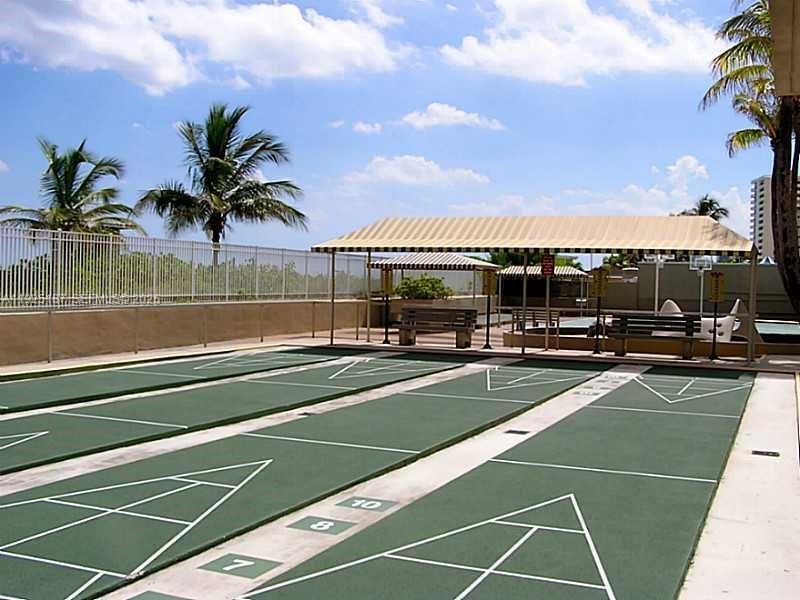 For Rent: $3,000 (2 beds, 1 baths, 870 Square Feet)