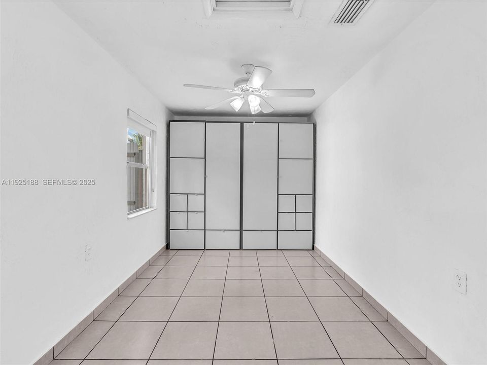 For Rent: $3,050 (3 beds, 2 baths, 1299 Square Feet)