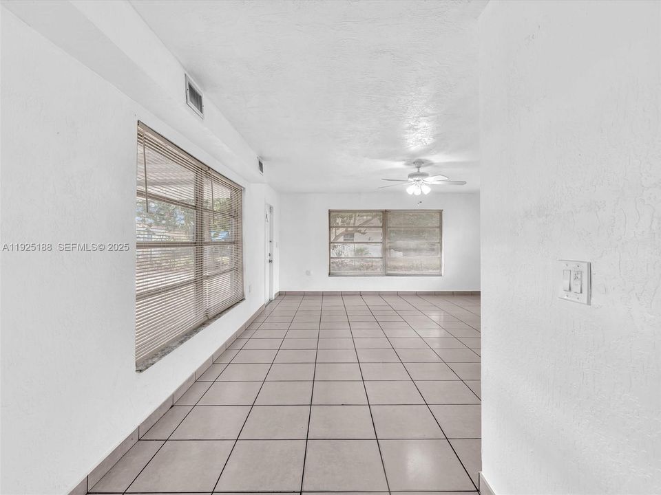 For Rent: $3,050 (3 beds, 2 baths, 1299 Square Feet)