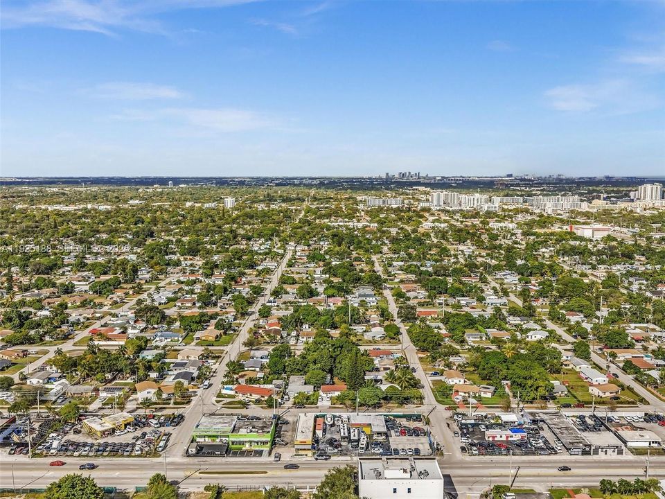 For Rent: $3,050 (3 beds, 2 baths, 1299 Square Feet)