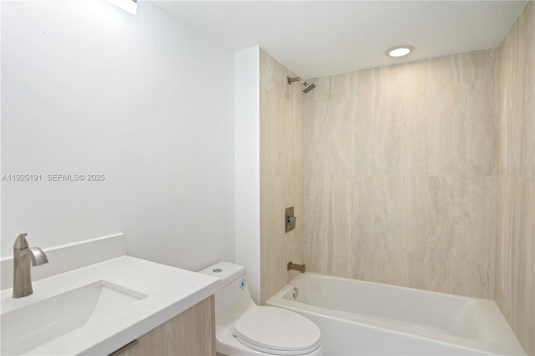 For Rent: $4,995 (2 beds, 2 baths, 1078 Square Feet)