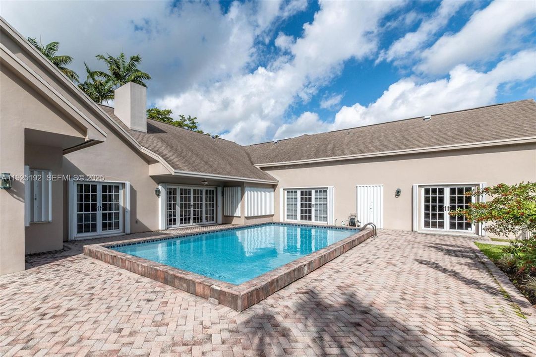 For Sale: $1,200,000 (4 beds, 3 baths, 3350 Square Feet)