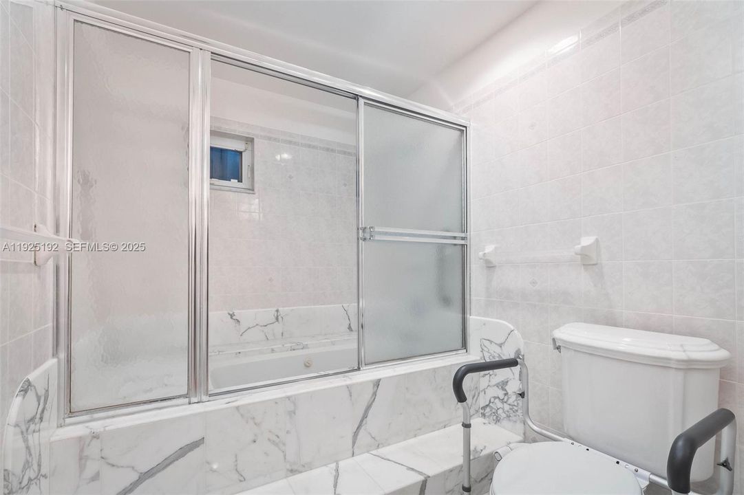 For Sale: $1,200,000 (4 beds, 3 baths, 3350 Square Feet)