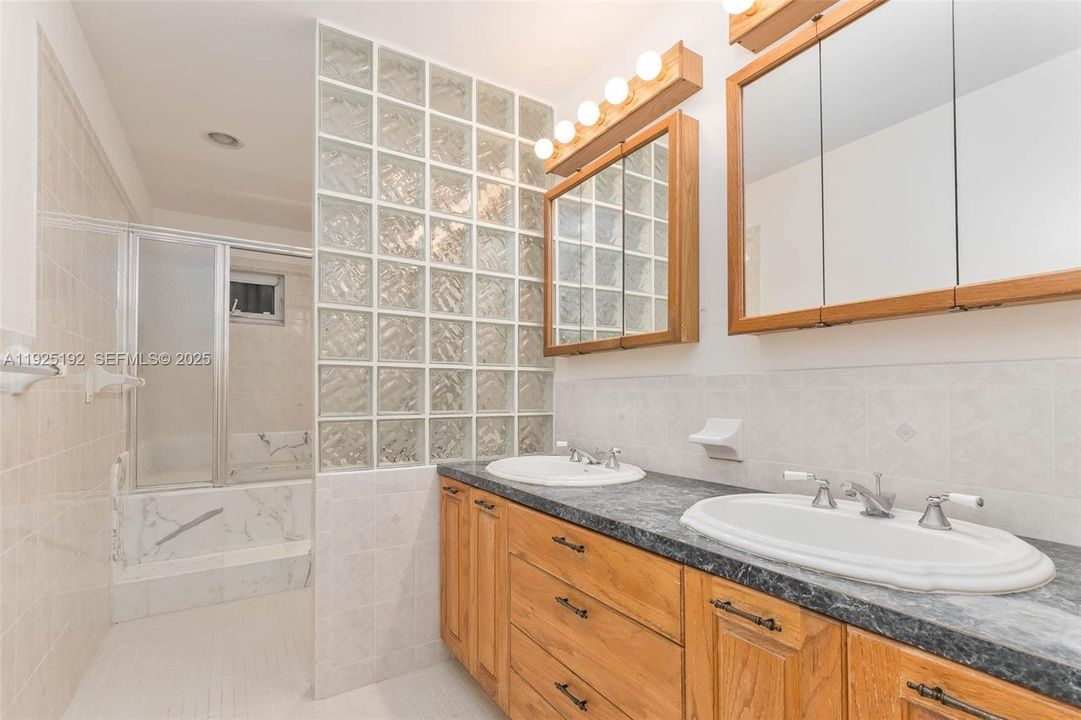 For Sale: $1,200,000 (4 beds, 3 baths, 3350 Square Feet)