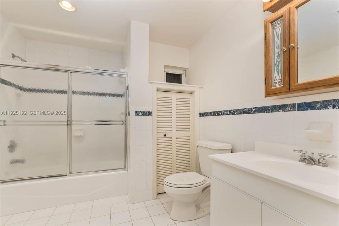 For Sale: $1,200,000 (4 beds, 3 baths, 3350 Square Feet)