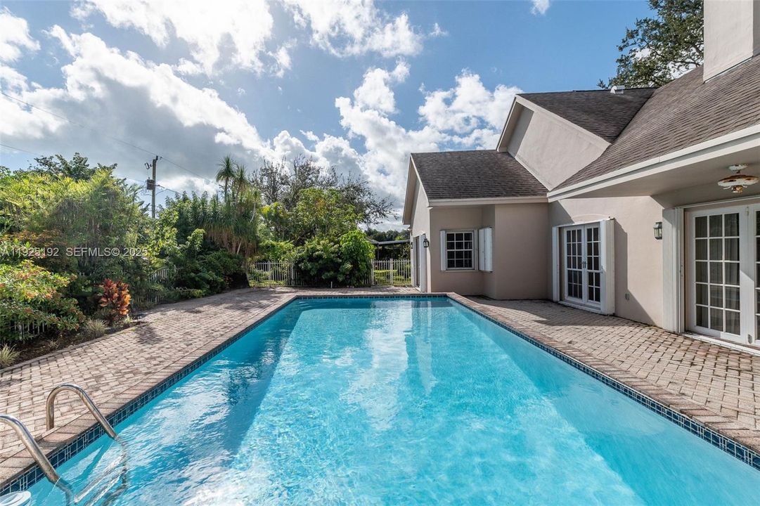 For Sale: $1,200,000 (4 beds, 3 baths, 3350 Square Feet)