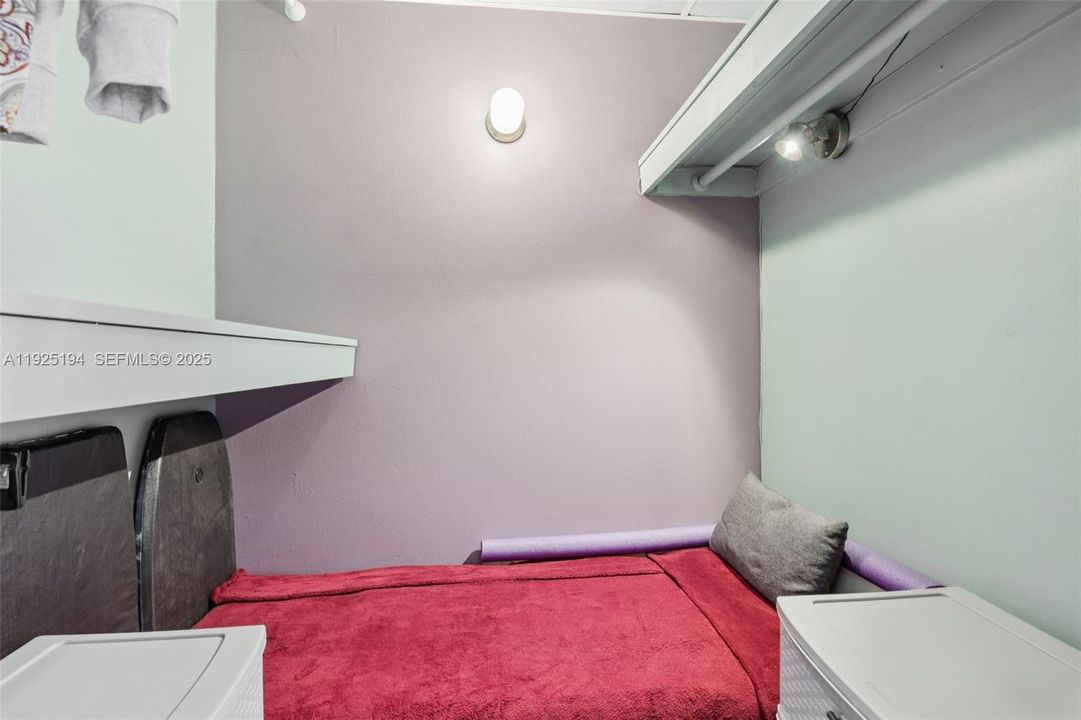 待售: $239,900 (0 贝兹, 1 浴室, 545 平方英尺)