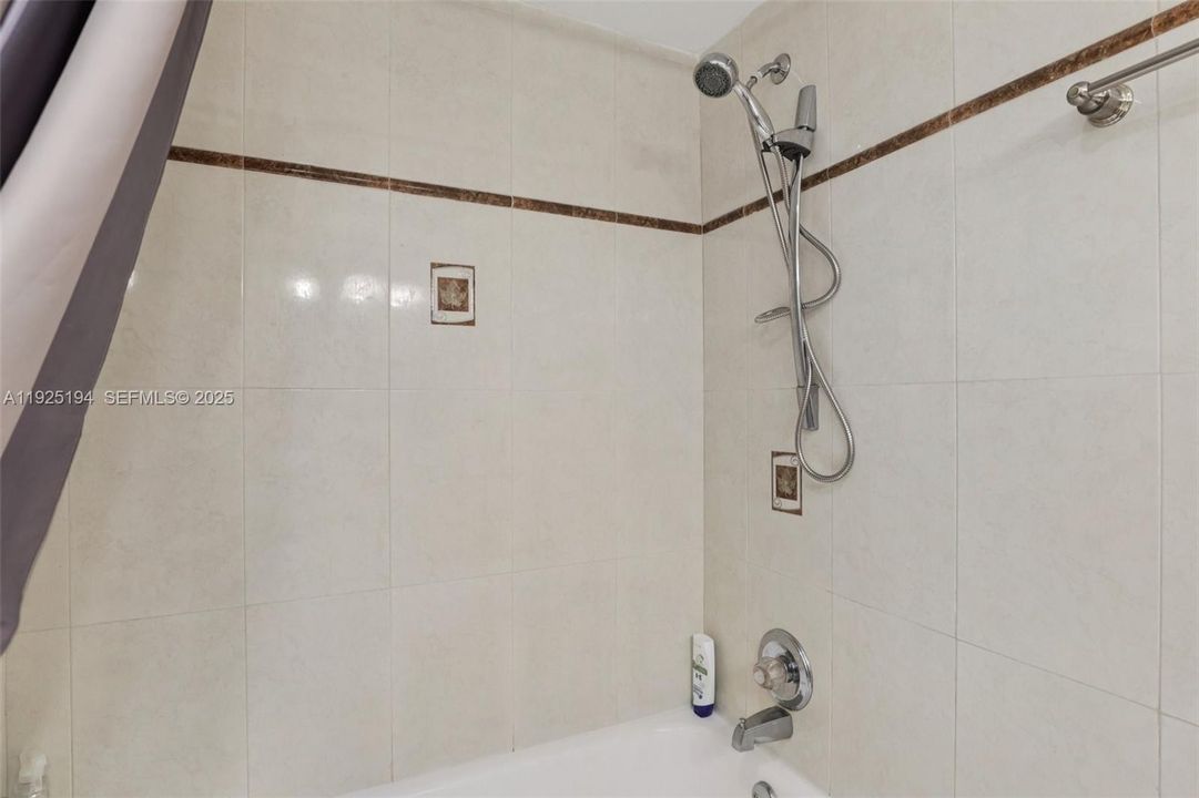 待售: $239,900 (0 贝兹, 1 浴室, 545 平方英尺)