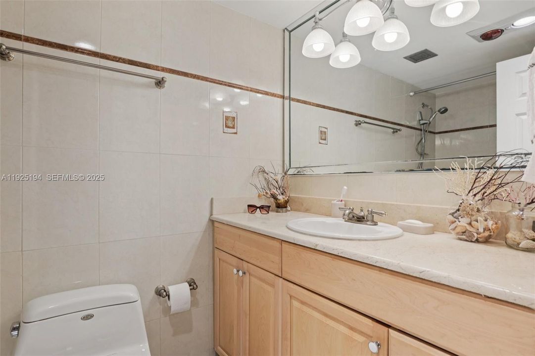 待售: $239,900 (0 贝兹, 1 浴室, 545 平方英尺)