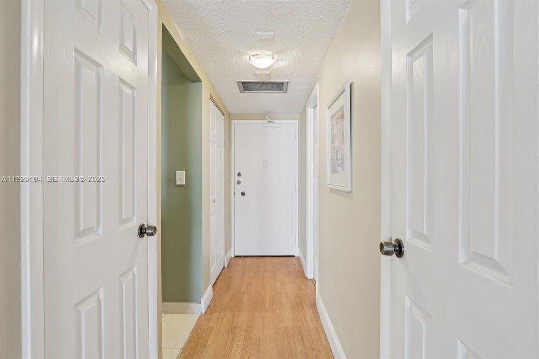 待售: $239,900 (0 贝兹, 1 浴室, 545 平方英尺)