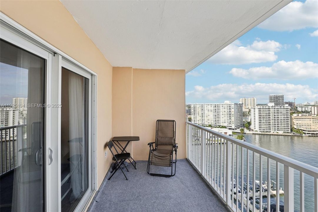 待售: $239,900 (0 贝兹, 1 浴室, 545 平方英尺)