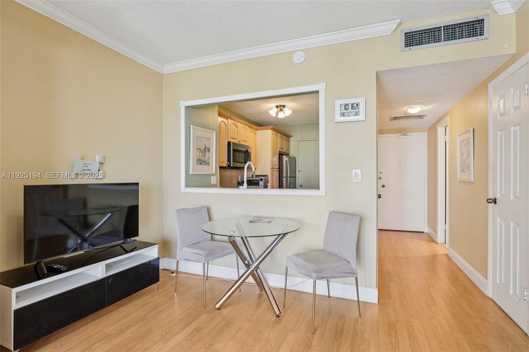 待售: $239,900 (0 贝兹, 1 浴室, 545 平方英尺)