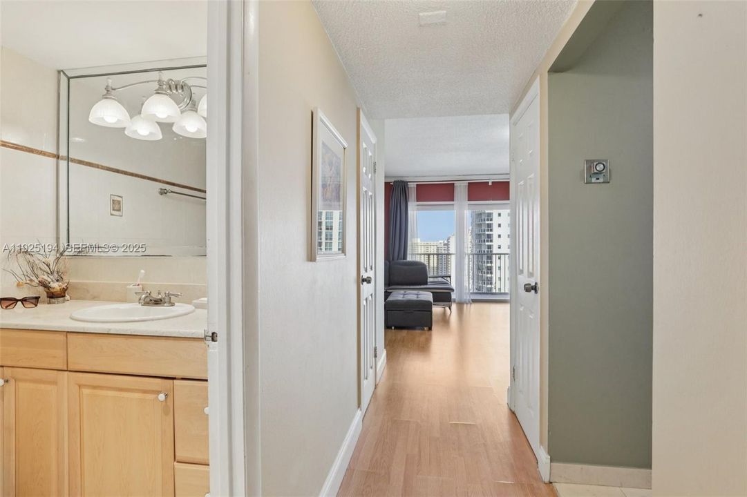 待售: $239,900 (0 贝兹, 1 浴室, 545 平方英尺)