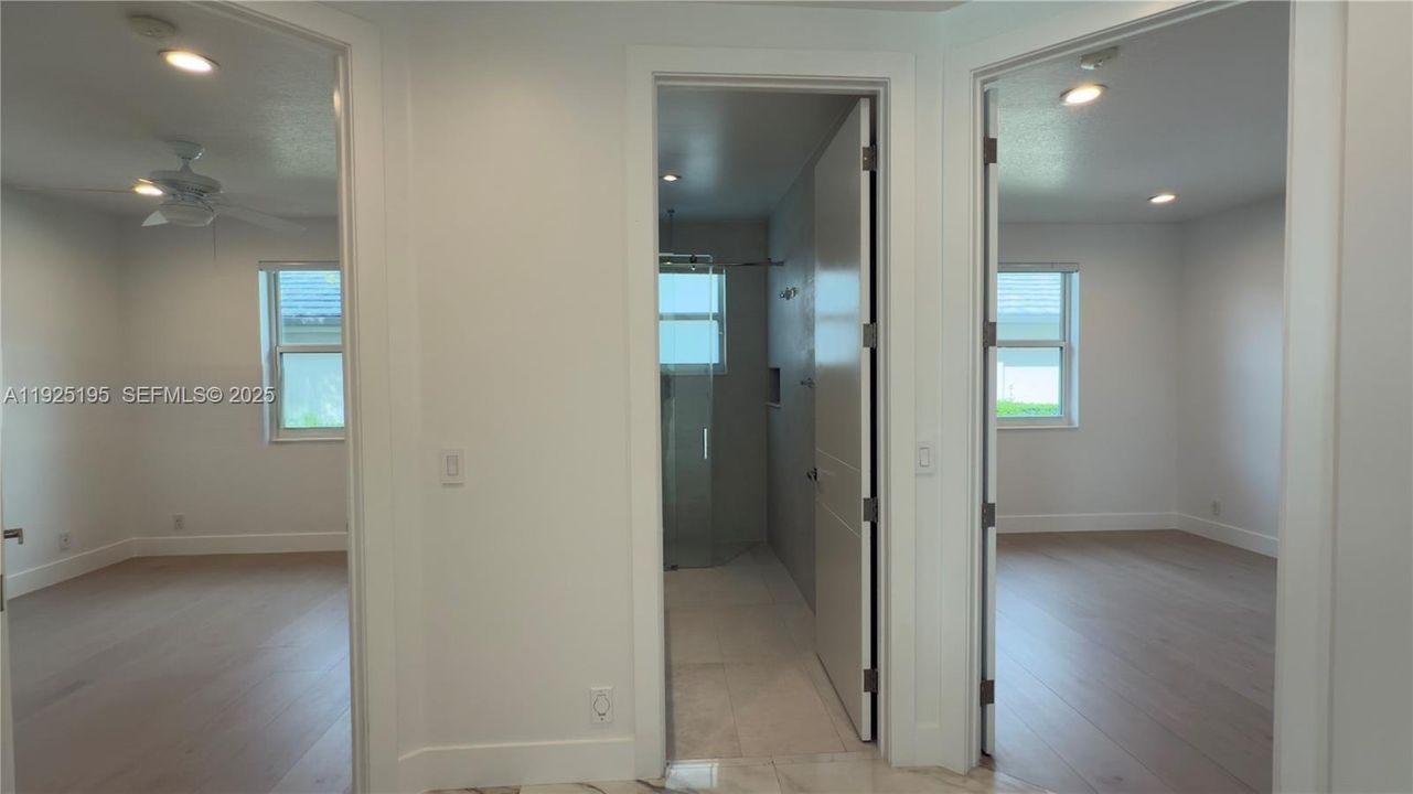 出租: $8,500 (4 贝兹, 3 浴室, 3004 平方英尺)