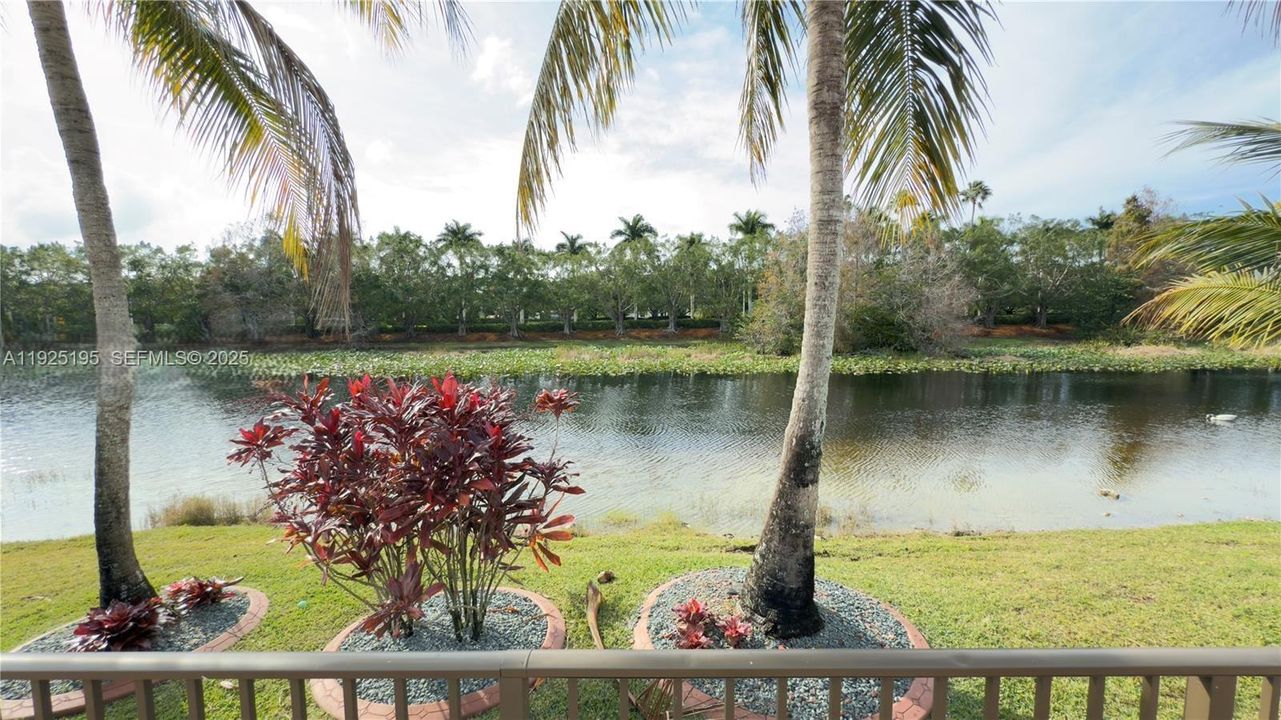 出租: $8,500 (4 贝兹, 3 浴室, 3004 平方英尺)