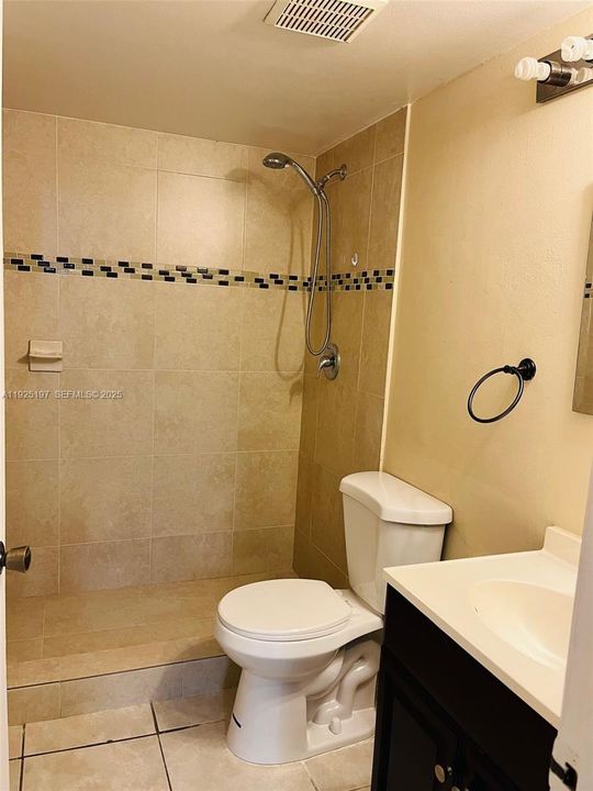 На продажу: $270,000 (1 спален, 1 ванн, 778 Квадратных фут)